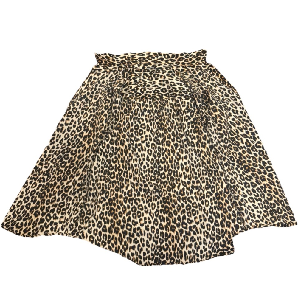 Leopard Print Button-Up Shirt Size Medium - Picture 7 of 8